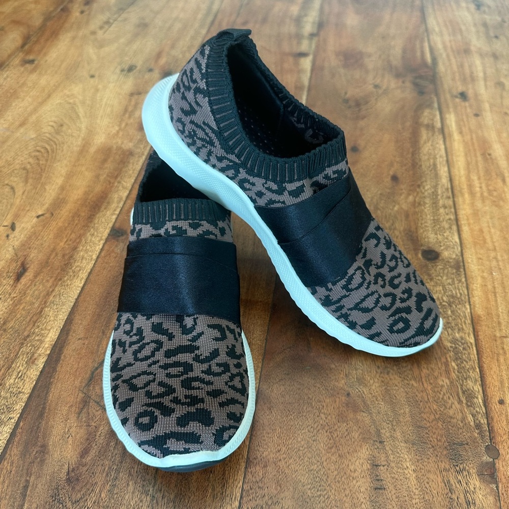☀️ AETREX Allie Leopard Arch Support Sneaker - Picture 2 of 13